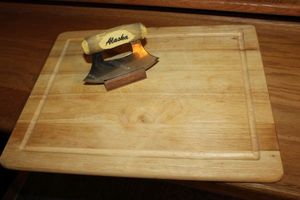 lot 145 image: Kitchen Chopper and Cutting board
