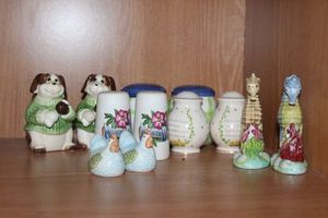lot 151 image: Salt and pepper Shakers