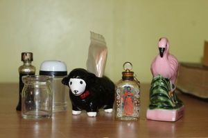 lot 153 image: Toothpick holders