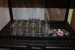 lot 162 image: Small Mason Jars