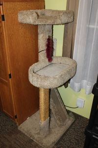 lot 163 image: Cat Tree