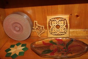 lot 211 image: Hot pads and Tortilla warmer