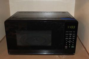 lot 218 image: Microwave