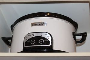 lot 223 image: Crock Pot