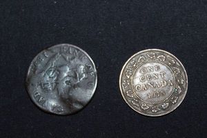lot 231 image: 1857 Bank of Upper Canada Half Penny and 1918 Canada 1 cent