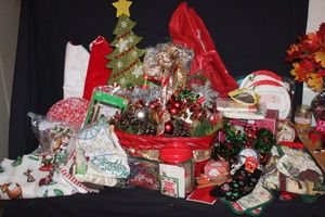 lot 234 image: Christmas Dcor