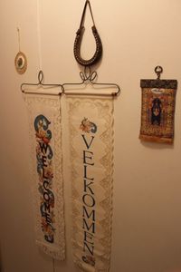 lot 237 image: Wall Deco