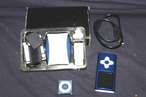 lot 20 image: iPodmp3 player and more
