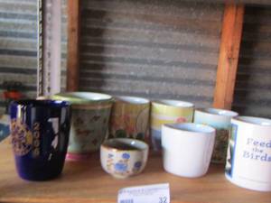 lot 32 image: Coffee cups