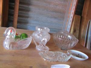 lot 33 image: vase, candy bowl, dcor saucer, goose fruit bowl