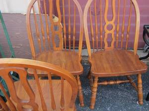 lot 46 image: qty 4 wooden kitchen chairs
