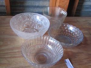 lot 58 image: qty 4 bowls