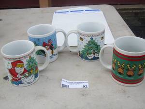 lot 92 image: qty 4 Christmas coffee cups