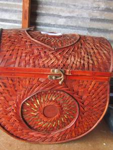 lot 95 image: wicker basket with latch