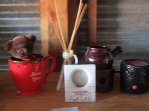 lot 96 image: I love you coffee cup,Scentsey Warmers and more