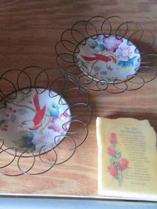 lot 107 image: dcor wall bird art, the gift of friendship decor