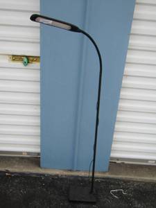 lot 111 image: FLOOR LAMP