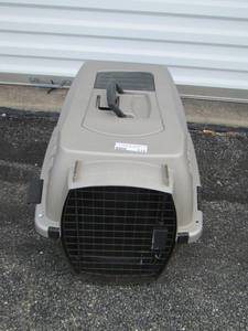 lot 112 image: small animal crate