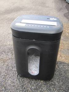 lot 113 image: paper shredder