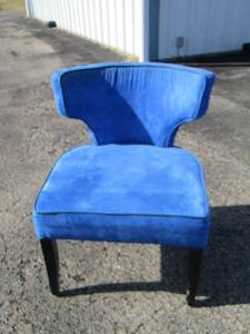 lot 120 image: blue padded chair