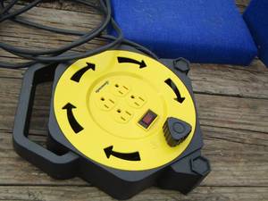 lot 125 image: extension cord roller