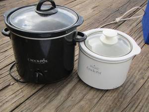 lot 127 image: small and large crockpots