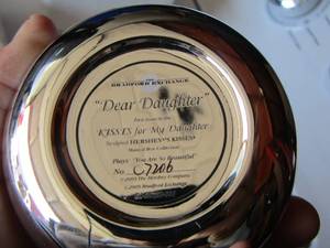 lot 142 image: dear daughter Hersheys kisses trinket