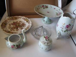 lot 145 image: DECORATIVE Kitchen dishes