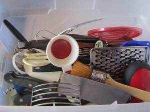 lot 158 image: kitchen utensil lot