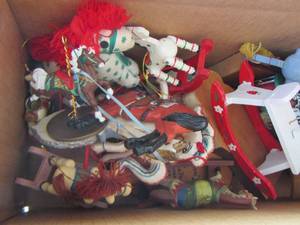 lot 185 image: Christmas lot
