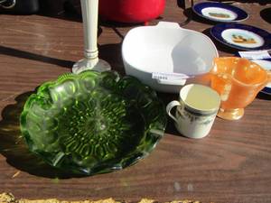 lot 207 image: kitchen items