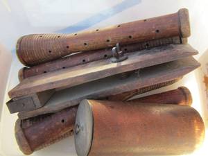 lot 210 image: PRIMATIVE WOODEN COTTEN SPOOLS