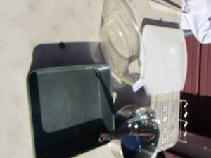 lot 238 image: kitchen items