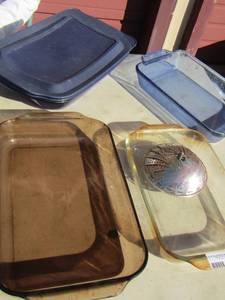 lot 268 image: Casserole baking dishes