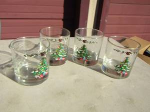 lot 273 image: Christmas glasses
