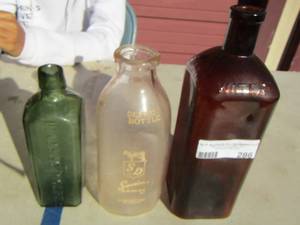 lot 286 image: Undolpho wolfs vintage bottles