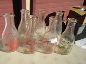 lot 287 image: Vintage milk glass bottles