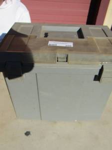 lot 306 image: Grey tackle box