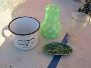 lot 310 image: House dcor - CUP, JAR, SMALL DISH,