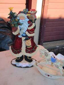 lot 317 image: Christmas dcor
