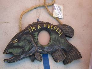 lot 331 image: Im a keeper fish dcor