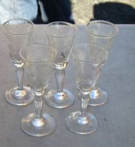 lot 347 image: 5 mini wine glasses