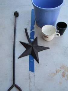 lot 399 image: star coat hook, coffee cups, trash bucket