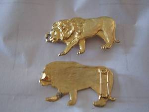 lot 383 image: womens belt buckle , lion design