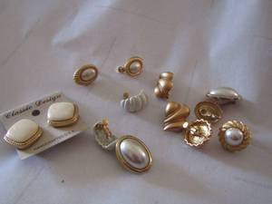 lot 370 image: gold color clip on earrings