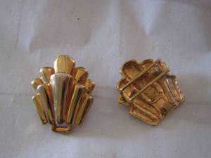 lot 414 image: gold color belt clips