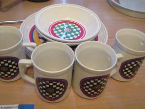 lot 63 image: China by Iroquois dishes dinner plates, 4 coffee cups, bowls