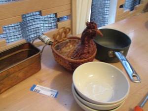 lot 71 image: White bowls  qty 3, small pot, wicker rooster, more