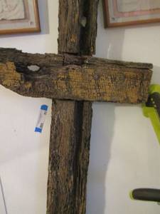 lot 83 image: Cross made out of railroad ties