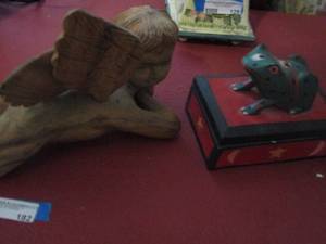 lot 182 image: frog box- angel has a broken wing, comes with to be repaired